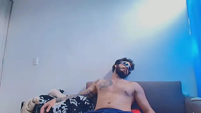 thomas_gun's Live XXX Chat