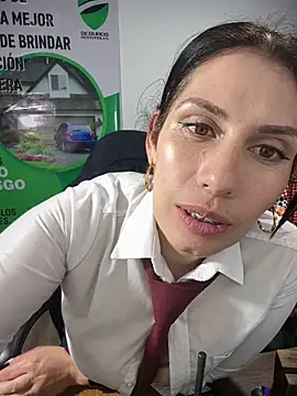 Alysson-- Chat XXX in diretta