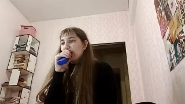 Živá chatovací místnost JanineThielman