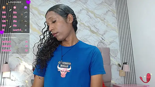 Mia_Hiills élő XXX-chatje