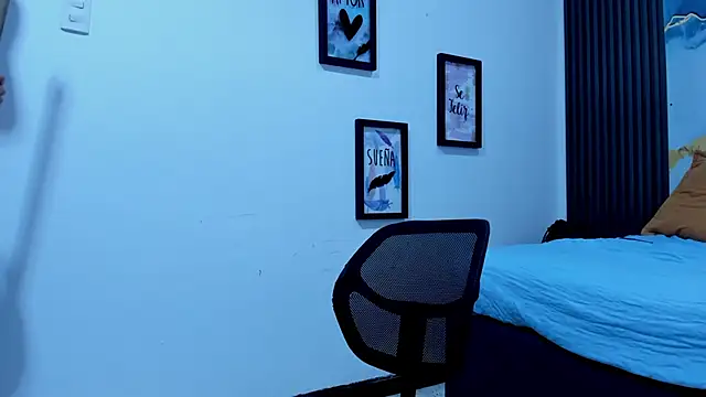tommy_badboyy's Webcam Show