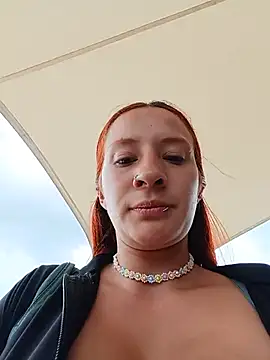 Czat XXX na żywo – Samyra_Biker12