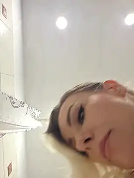 AureliaDoux live XXX chat