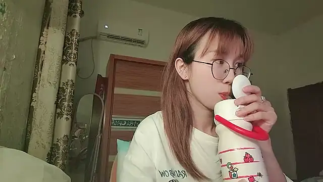 Lili_666のライブXXXチャット