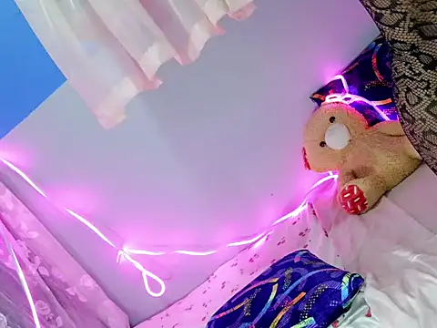 ur_hotasiangf Pertunjukan Webcam
