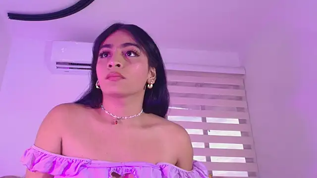 Malaia_thompson_ Show in webcam