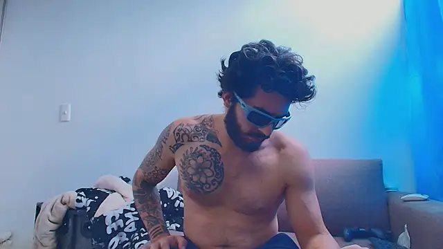 thomas_gun's Live XXX Chat