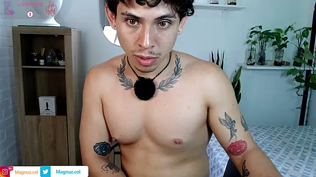 Magnuz_Col's Live XXX Chat