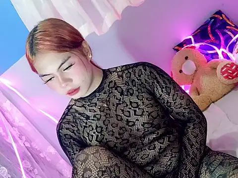 Pokazy przed kamerką – ur_hotasiangf