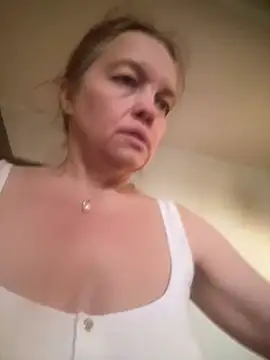 Suzanele Live XXX-Chat