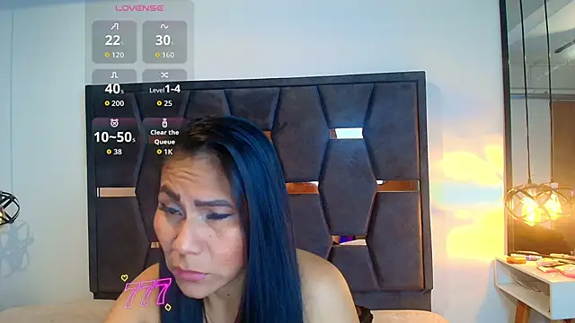Chatroom XXX en direct de Keyla_Brunette_