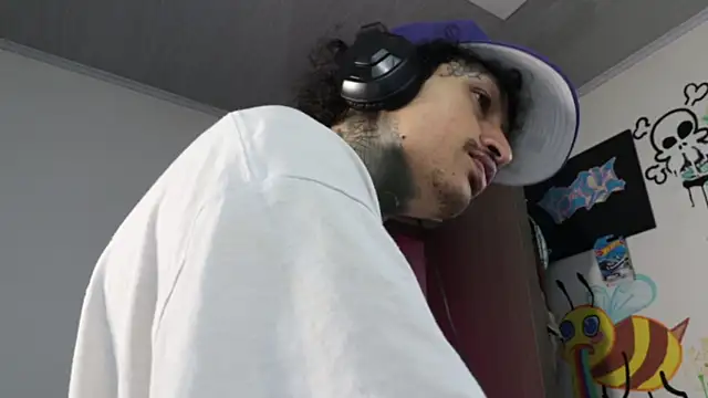 trieone's Webcam Show