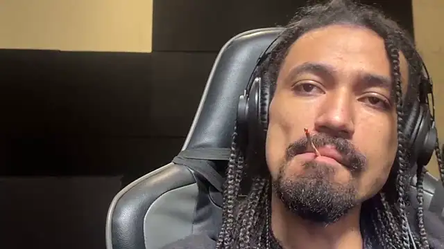 FavelaDaddyCum's Webcam Show