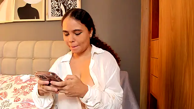 Bloom_Noor's Live XXX Chat