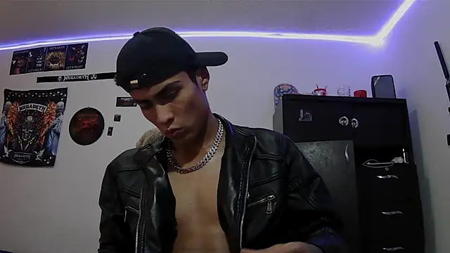 Fenix_hardcockn Live XXX chat