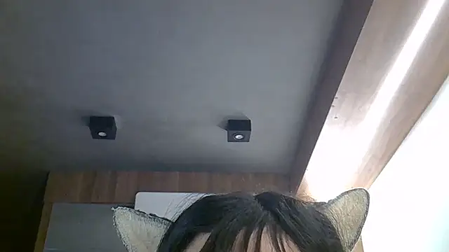 SkinnyKitten Live XXX-chat