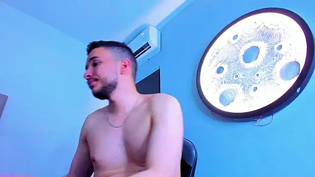 mike_257 élő XXX-chatje