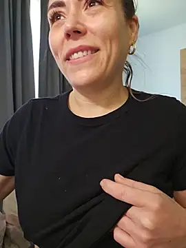 Ellie-Elizabeth Live XXX Chat