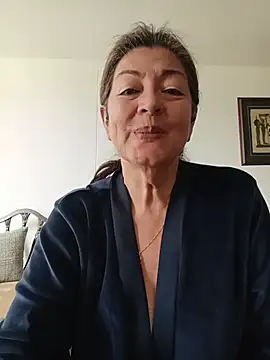emma_tour Show in webcam