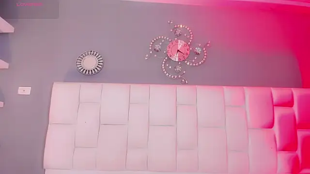 Kisses_Sophia webkamerás műsora