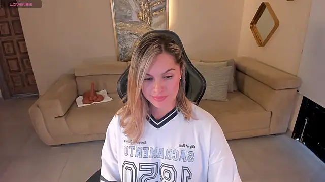 KylaMorrison live XXX chat