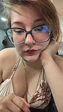 HunnyyLove Show in webcam