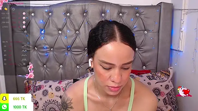 LAILAGUMMY Live XXX Chat