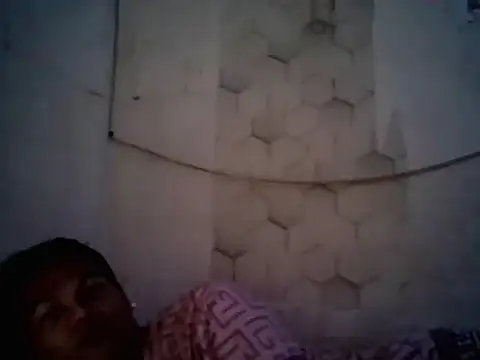 HugeAgatha Show in webcam