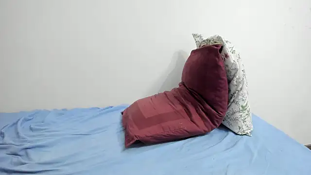 rosasweet02 Adlı Modelin Canlı XXX Sohbeti