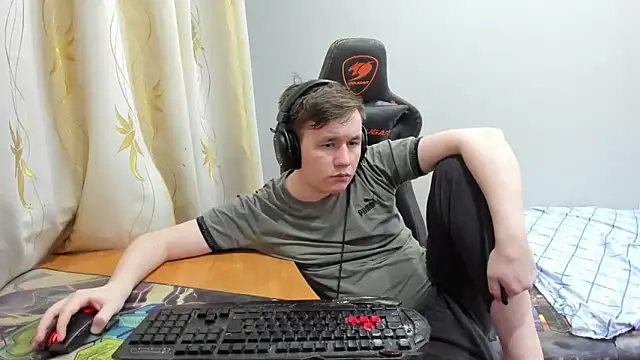iliaskrislove élő XXX-chatje