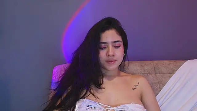 XXX chat uživo modela adara_johnson__