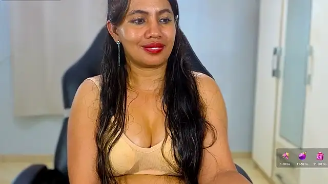 Show modela FannyXhot na web-kameri