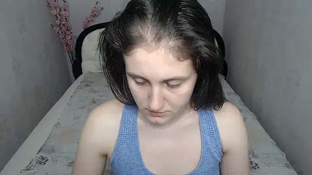 Holliy_Cooper élő XXX-chatje