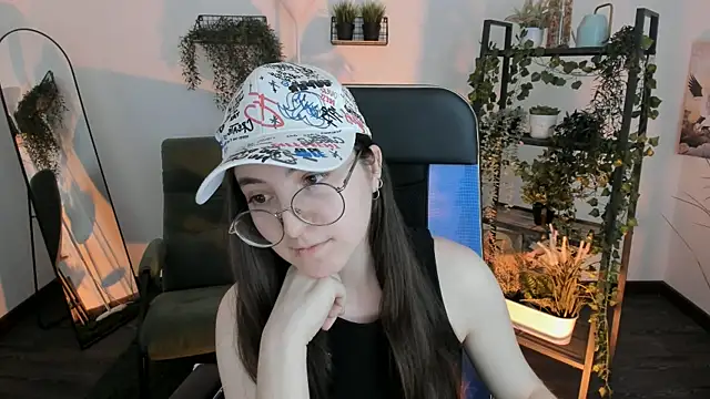 VirtuallVoyant's Live XXX Chat