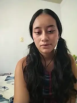 L0lita_Emi12 Chat XXX live