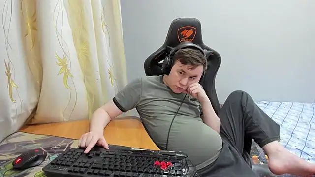 iliaskrislove Chat XXX in diretta