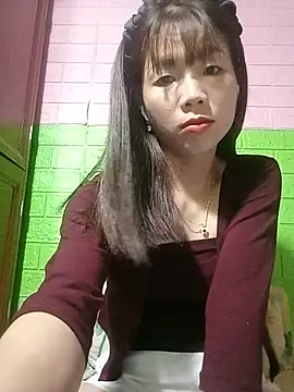 AmyLinee01 即時 XXX 聊天