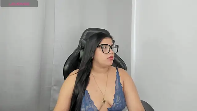 Chat +18 de IVONE_ASHAR ao vivo