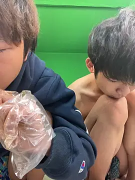 -OvO-'s Live XXX Chat