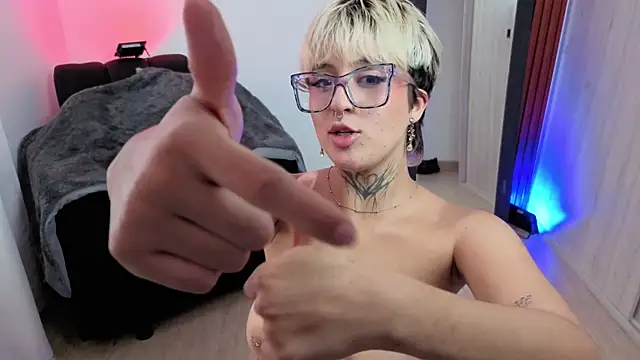 Rebeka-baker élő XXX-chatje
