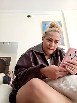 _Zoe_777 Chat XXX in diretta