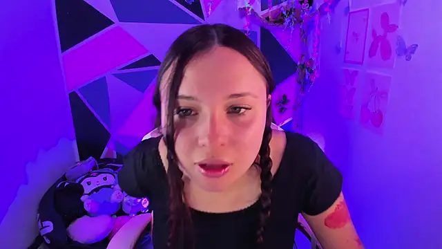 Czat XXX na żywo – little_emma0