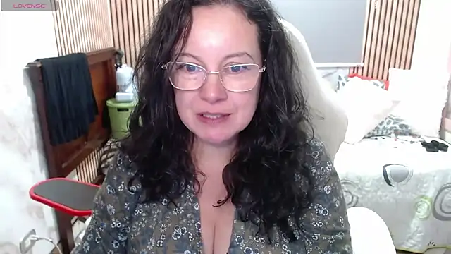 Chatroom XXX en direct de Sonialorens_