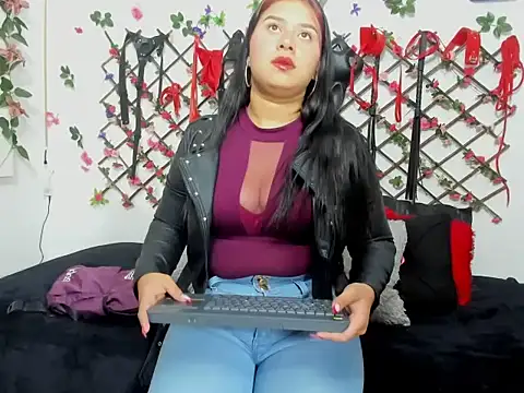 Вебкам-шоу little_isabellaa