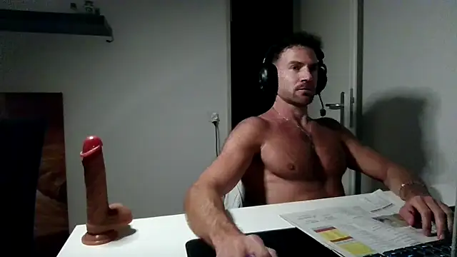 alpha-hunk 现场XXX聊天