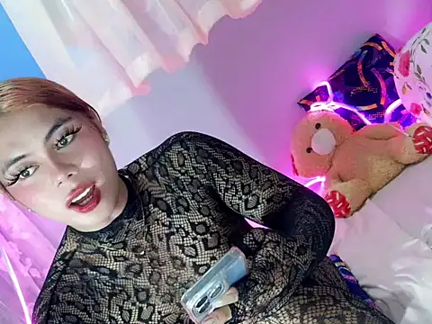 Show modela ur_hotasiangf na web-kameri