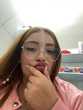 Chat +18 de Tatiana_O ao vivo