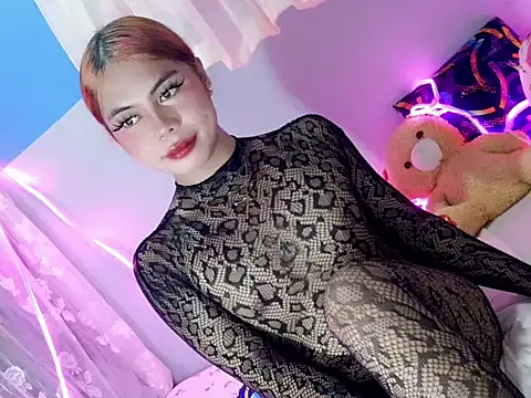 ur_hotasiangf Pertunjukan Webcam