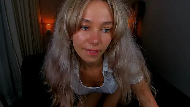 LuluAlis live XXX chat