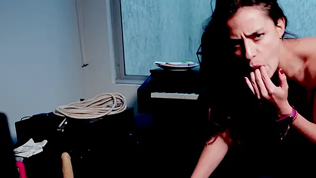 Nina_J0 Chat XXX live